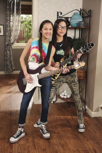 Bizaardvark - Season 3 Episode 11